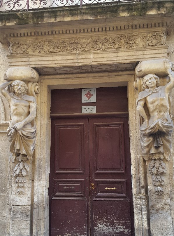 Place de la Republique-Beaucaire必去景点