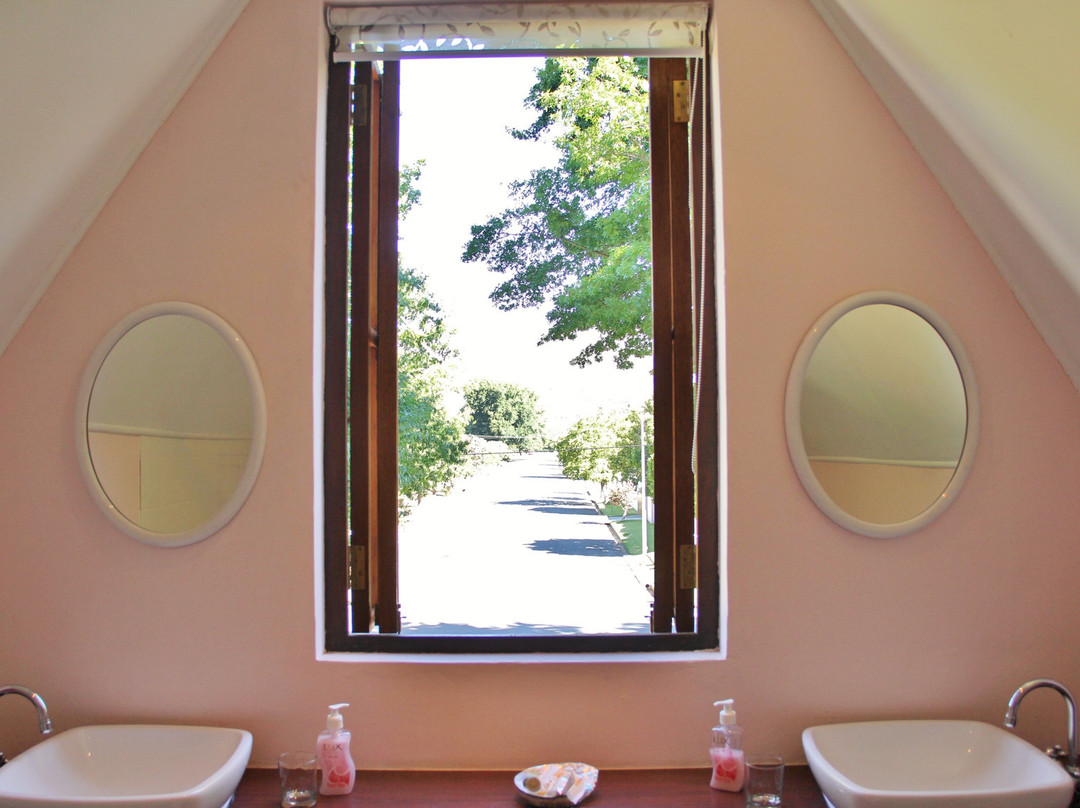 Chantilly Guest House主图