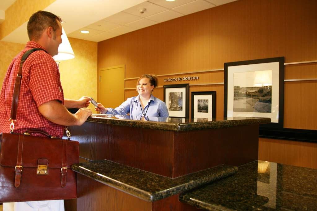 Hampton Inn & Suites Dobson主图