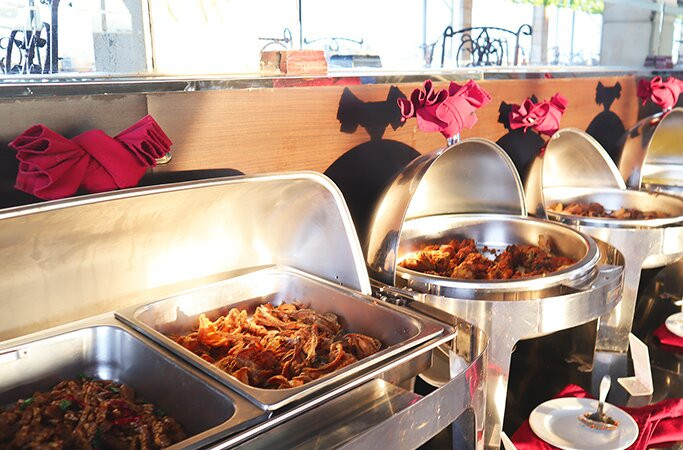 维多利亚大酒店主图