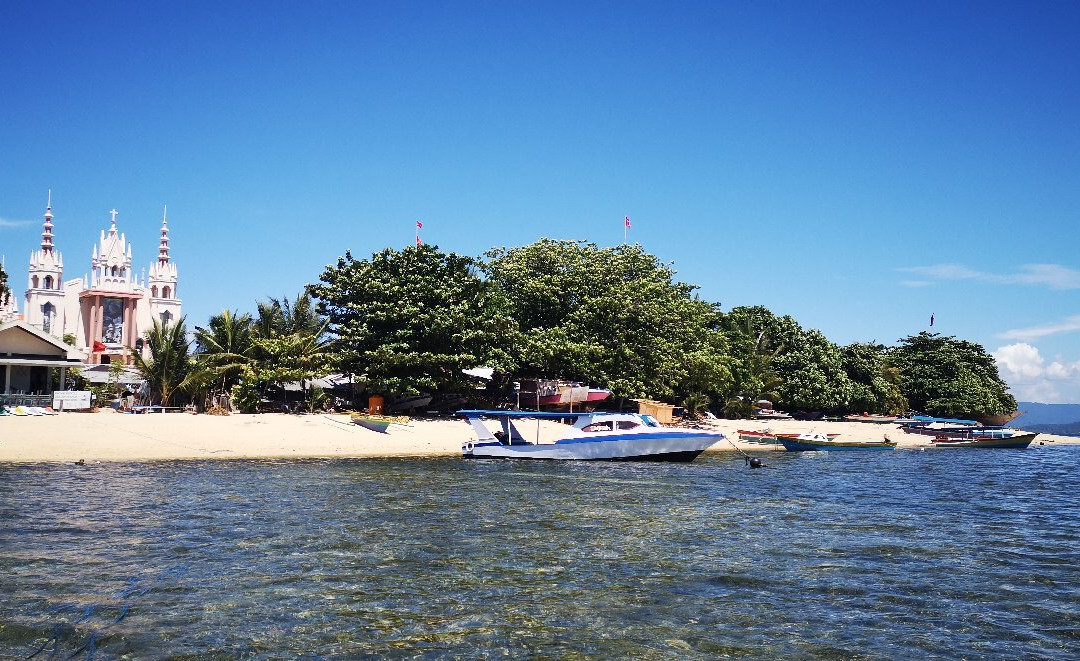 Blue Shark Divers Bunaken景点图片