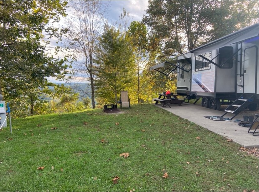 Twin Hollow Campground and Cabins主图