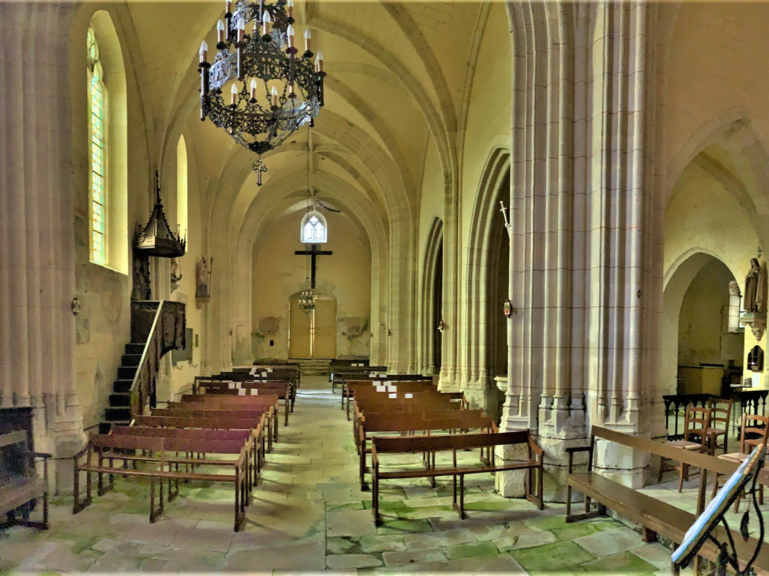 Eglise À Alligny-cosne-Cosne-Cours-sur-Loire必去景点