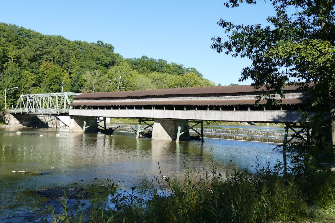 Harpersfield Covered Bridge景点图片