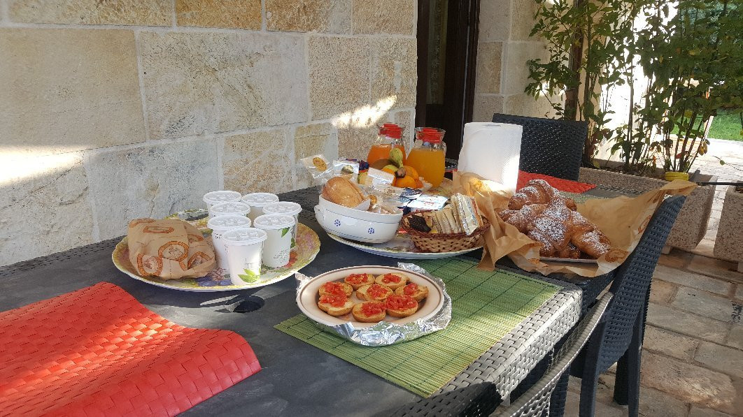 拉特路雷莎假日酒店主图