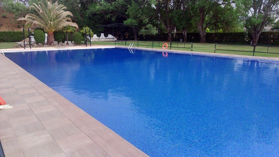 赫尔特村庄酒店主图