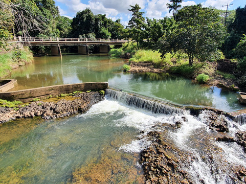Mena Creek Falls-米娜溪必去景点