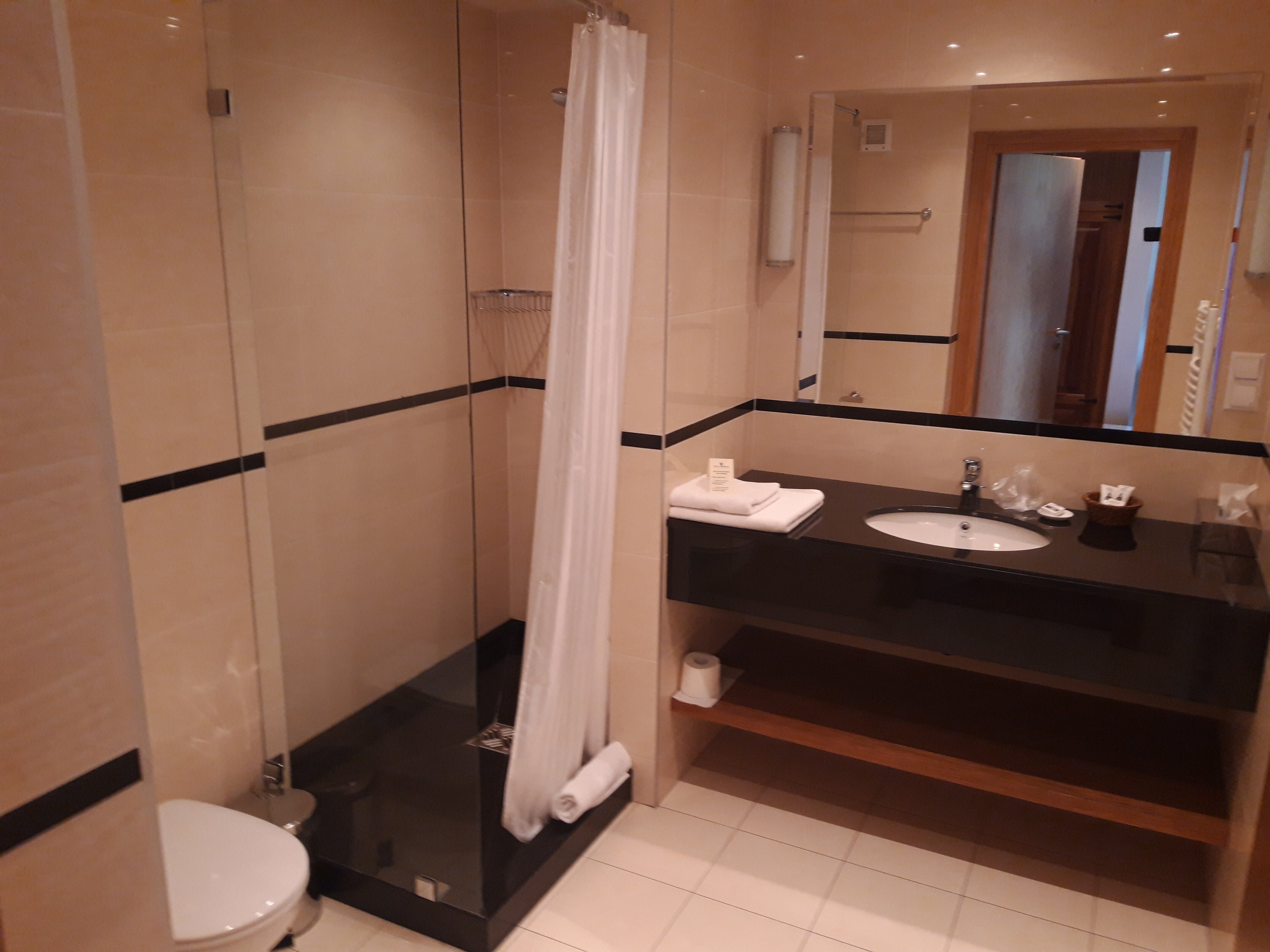 Zamek Bobolice Hotel-浴室