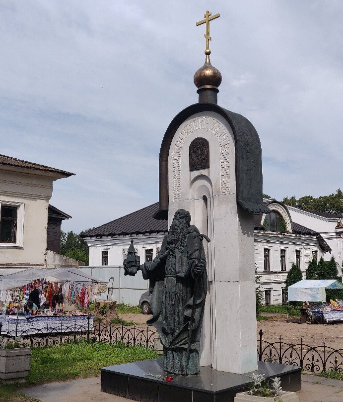 Monument to Makariy Kalyazinskiy景点图片