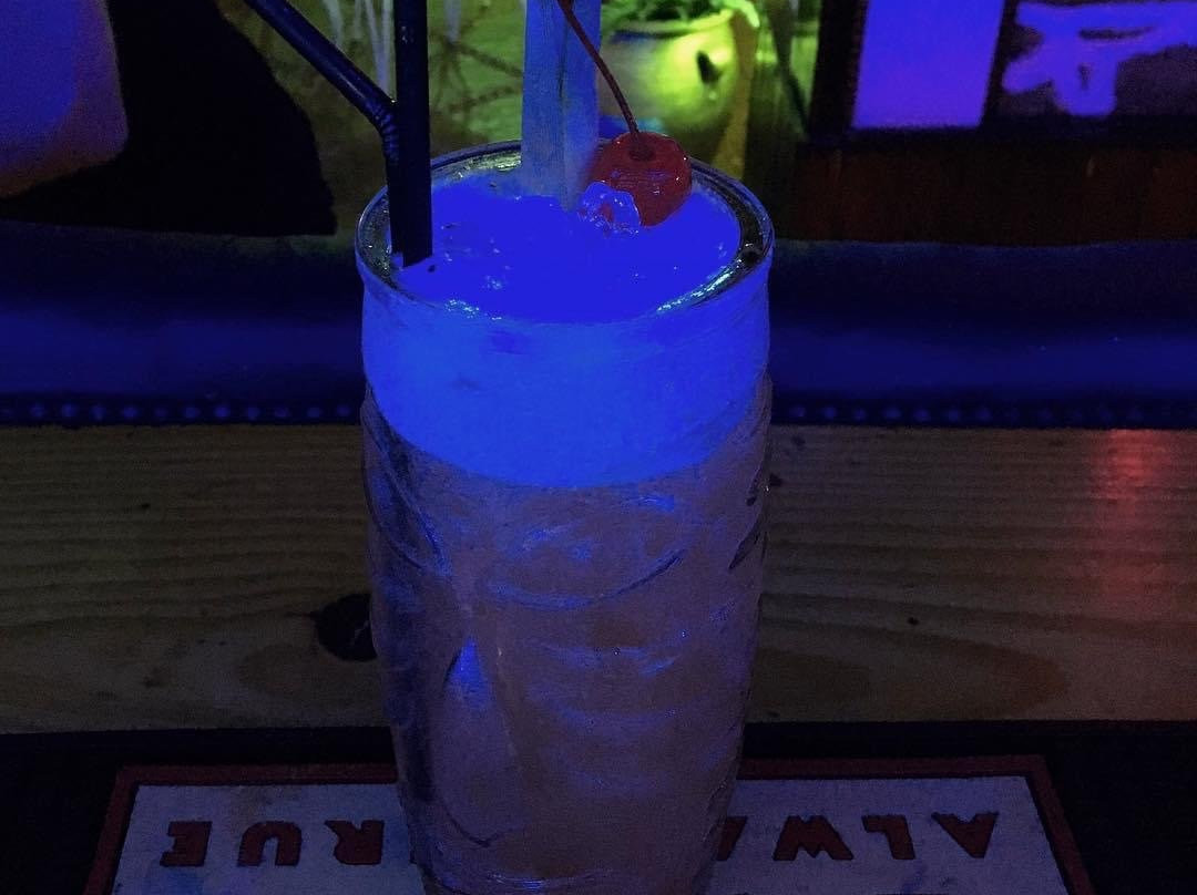 Yamas Cocktail Bar景点图片
