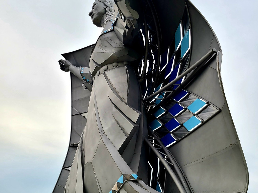 Dignity of Earth and Sky-Chamberlain必去景点