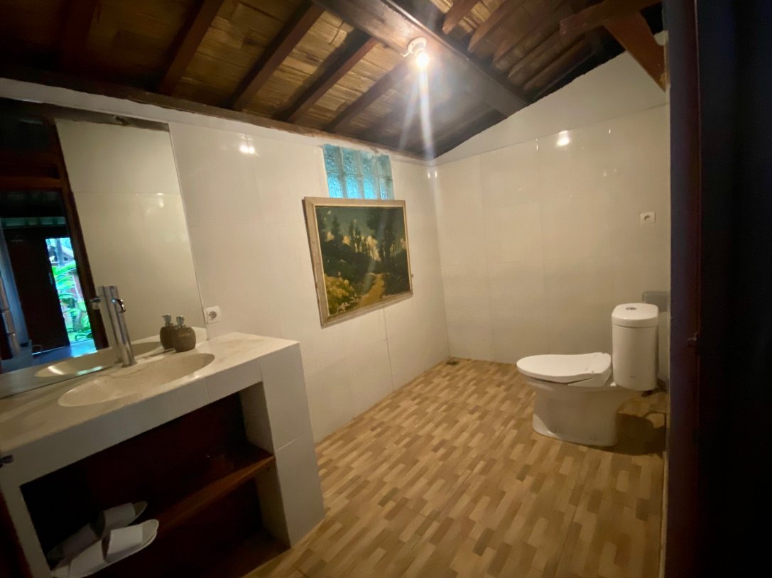 Keramas Sacred River-浴室