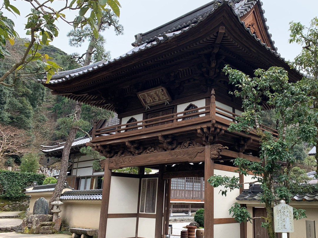 Gokurakuji Temple-丰冈市必去景点