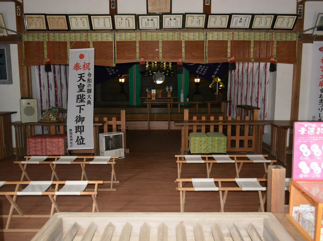 Shirowa Shrine景点图片