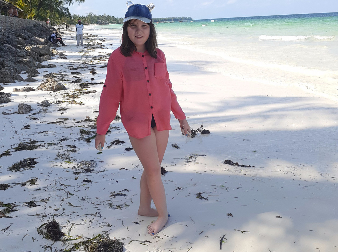 乌罗湾海滩度假酒店主图