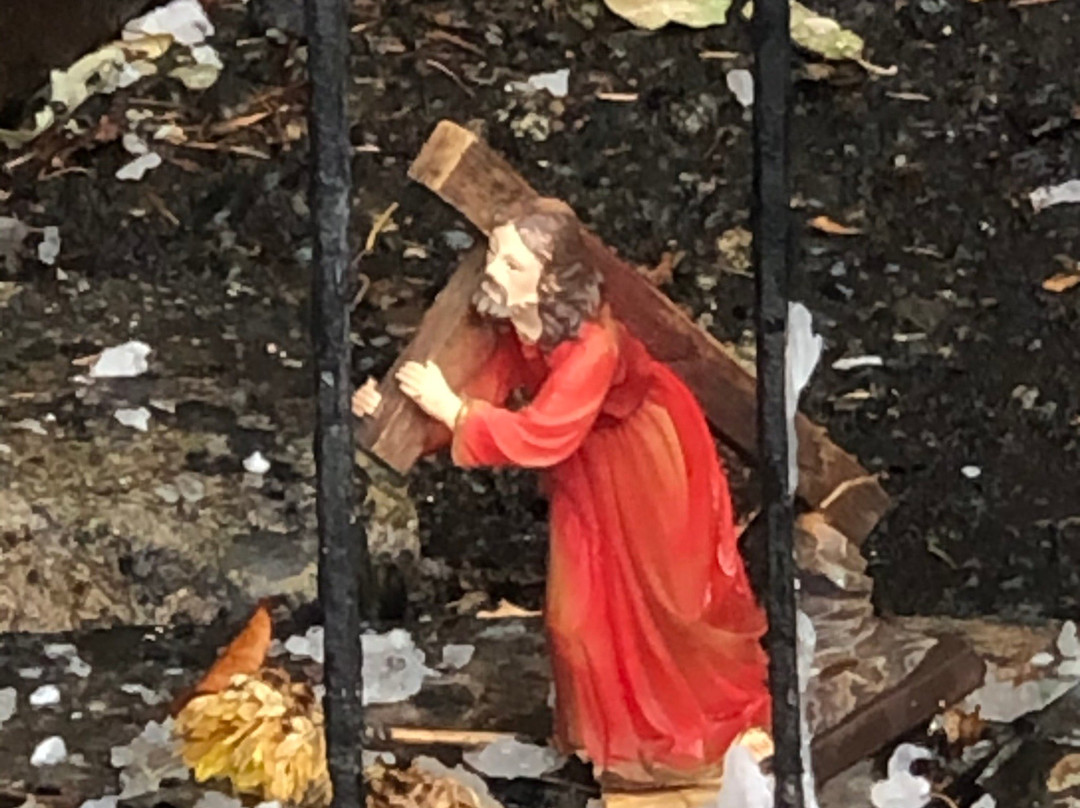 Gruta de Lourdes-巴拉斯港必去景点