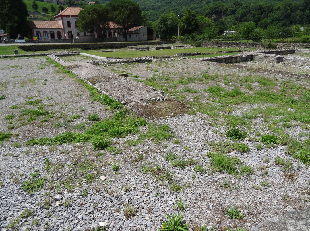 Ruines antiques à Saint-Bertrand-de-Comminges景点图片