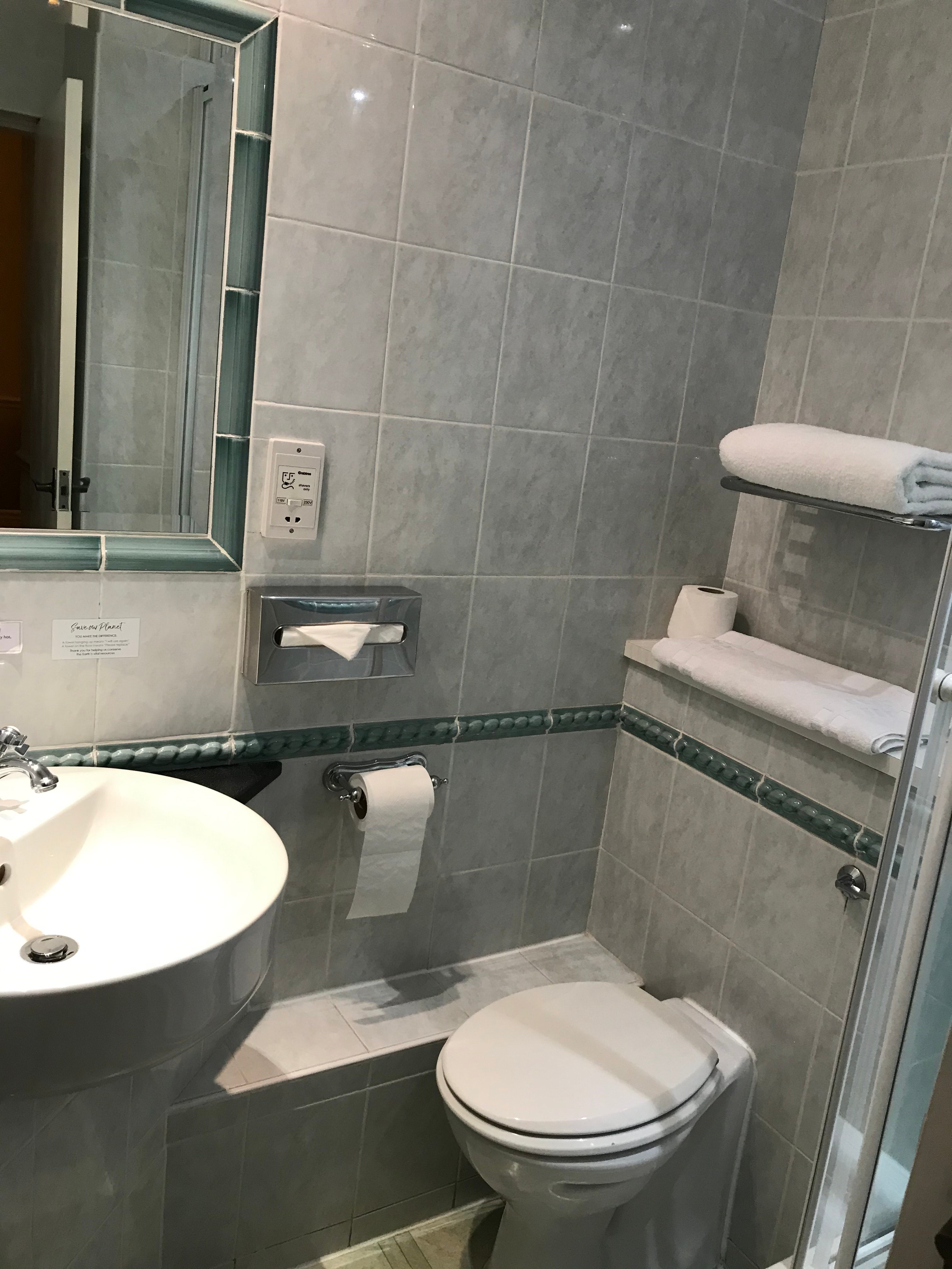 Best Western The George Hotel-浴室