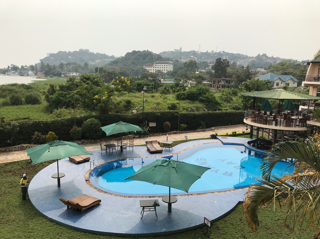 Ryan's Bay Hotel主图