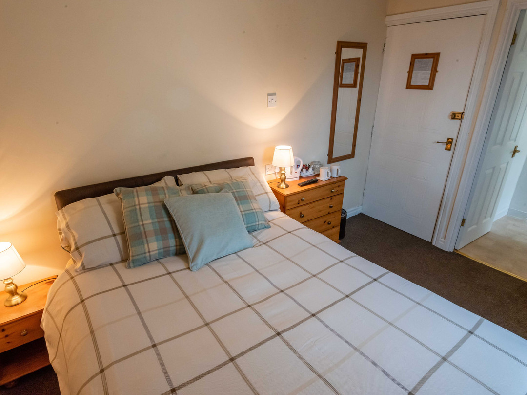 Aarondale Guest House主图