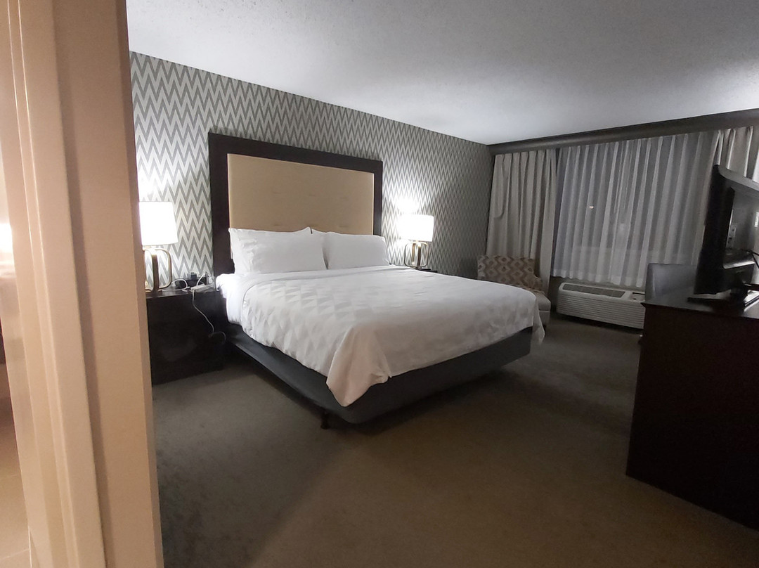 Holiday Inn & Suites Parsippany Fairfield By IHG主图