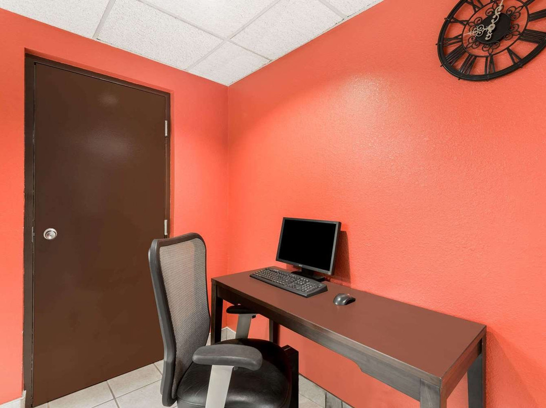 Holiday Inn Express & Suites Milan – Sandusky Area By IHG主图