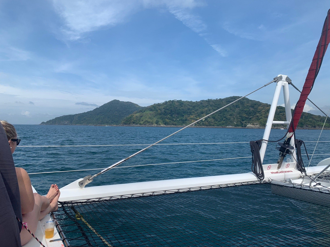 Red Cat Mega Catamaran-巴拿马城必去景点