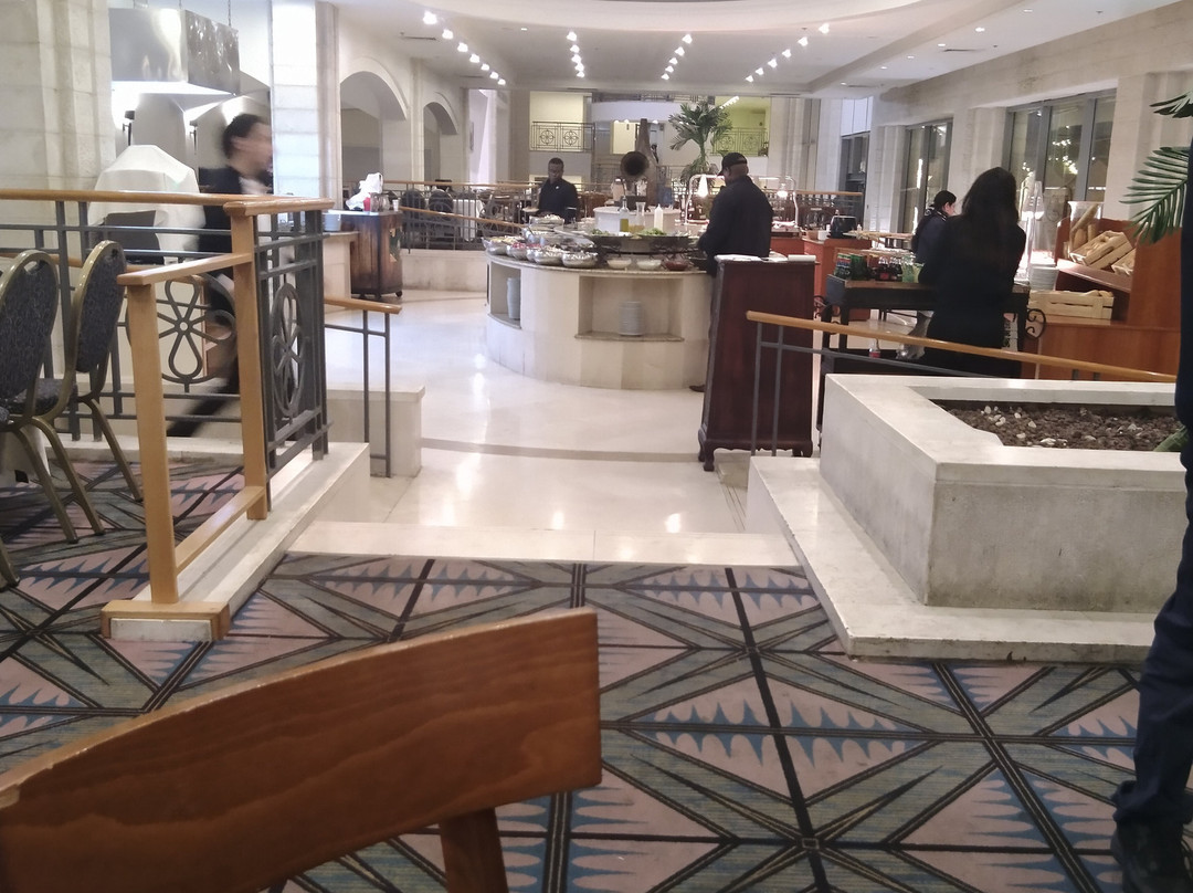 金皇冠酒店主图