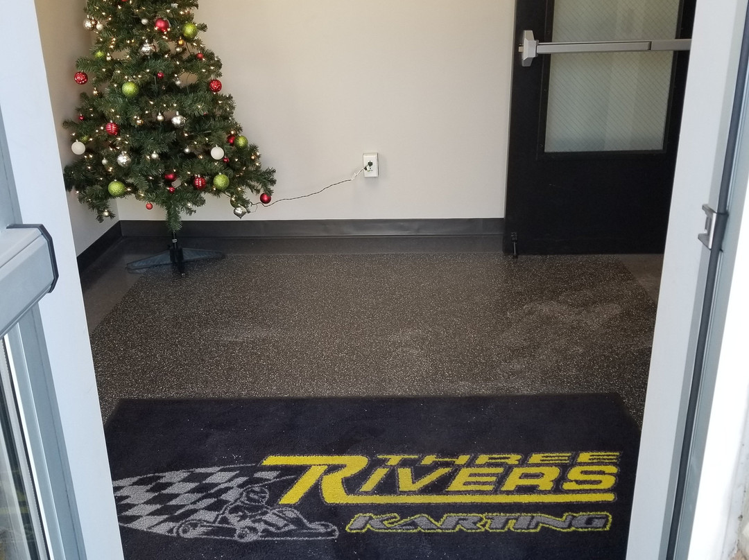 Three Rivers Karting Entertainment Park景点图片