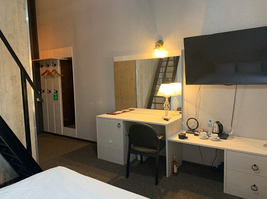 Hotel Aviator