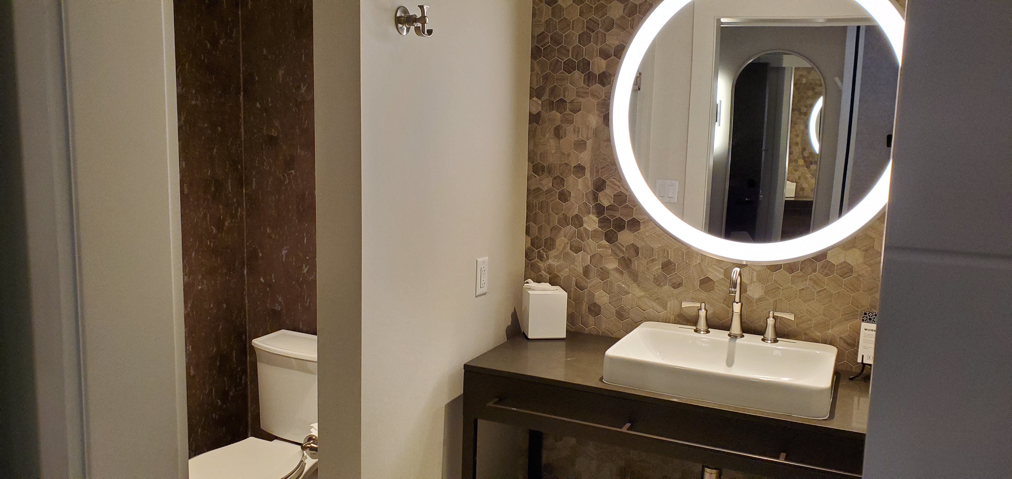 The Elizabeth Hotel, Autograph Collection-浴室