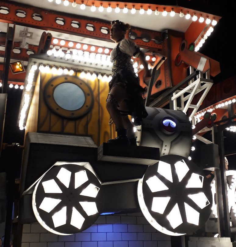 Weston-Super-Mare Carnival Procession-滨海韦斯顿必去景点