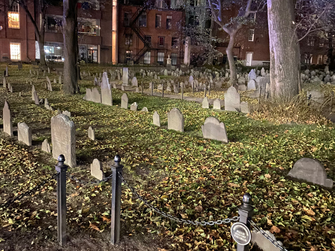 Ghosts & Gravestones Tour Boston景点图片