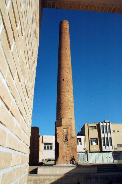 Minar Chihil Dukhtaran-Isfahan必去景点