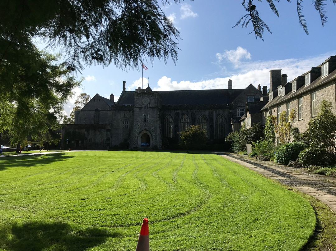 Dartington Hall主图