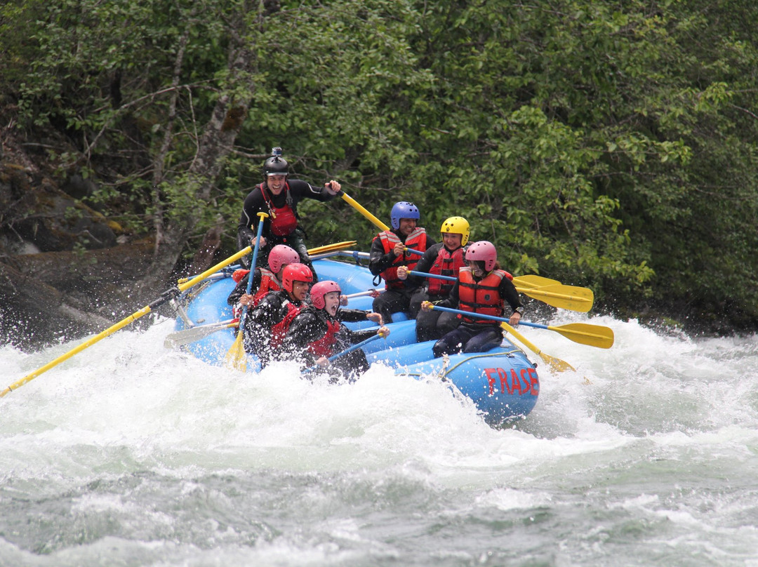 Fraser River Raft Expeditions景点图片