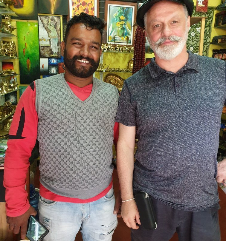 R. M. S Antique And Brassware-埃勒必去景点