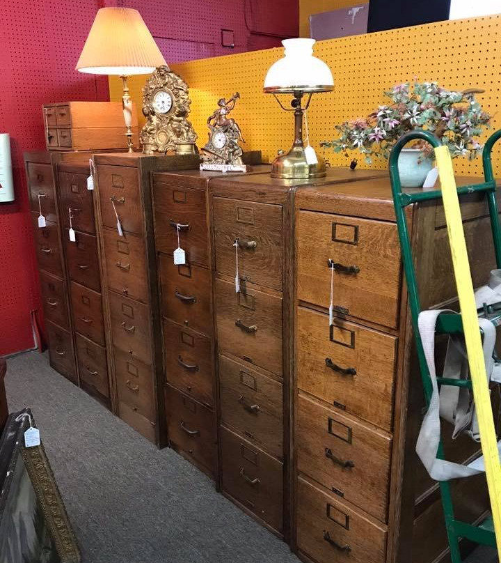 Roscoe Woodstock Antique Mall-Woodstock必去景点