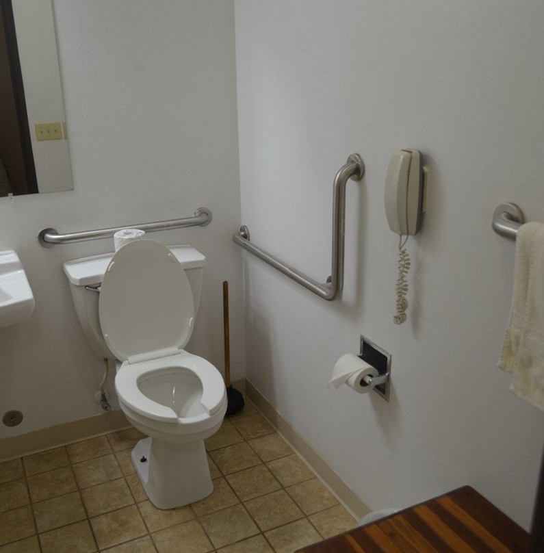 Westwood Inn & Suites主图