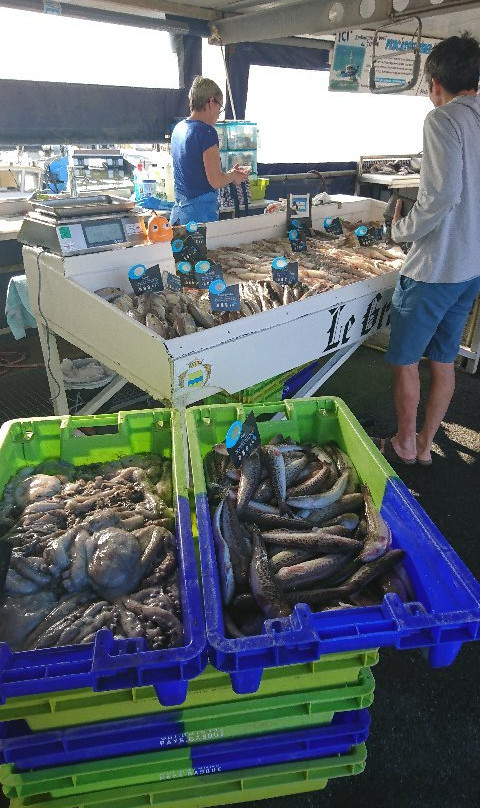 Le Marche aux Poissons-卡布勒通必去景点
