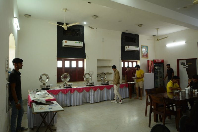 Highway Konig Hotel N Restaurant主图