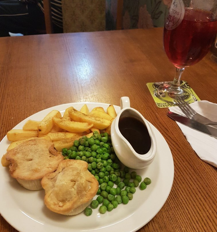 The Black Horse主图