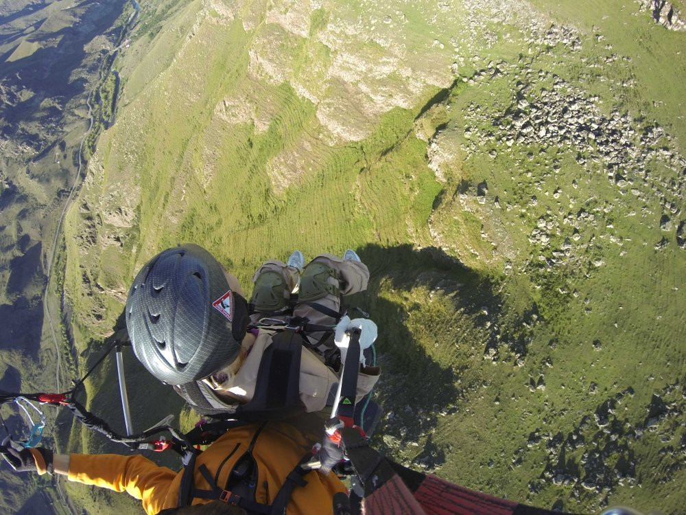Paragliding in Gudauri — Toors-古道里必去景点