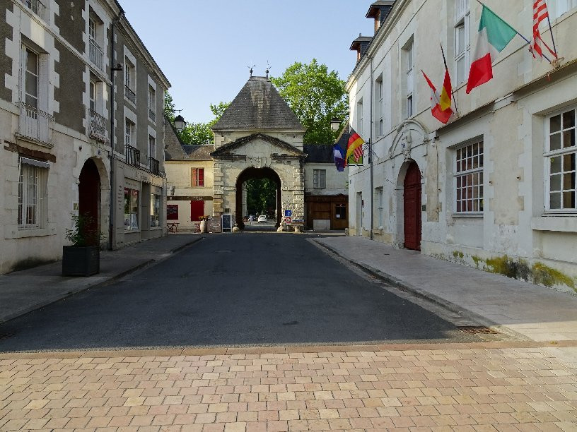 Logis Hôtel le Puits Doré主图