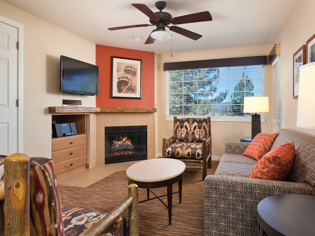 世誉大熊公寓式酒店主图