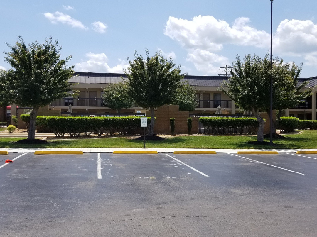 黎巴嫩华美达旅馆及套房酒店主图