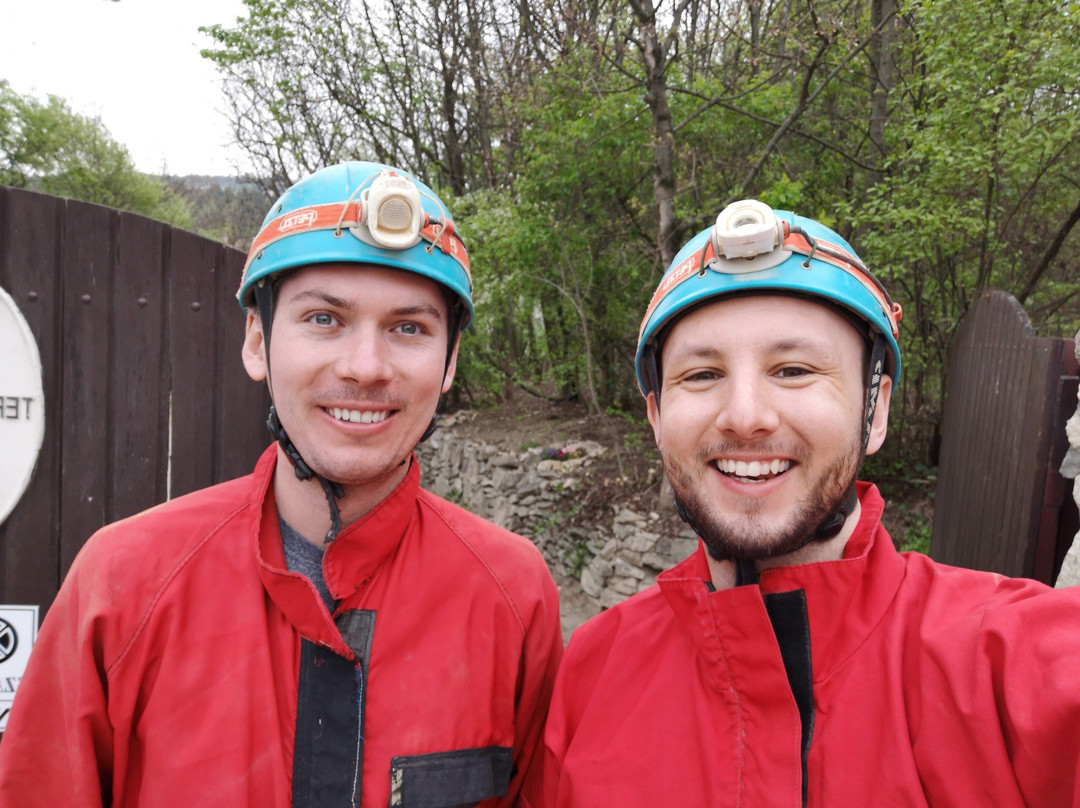 Caving Under Budapest-布达佩斯必去景点