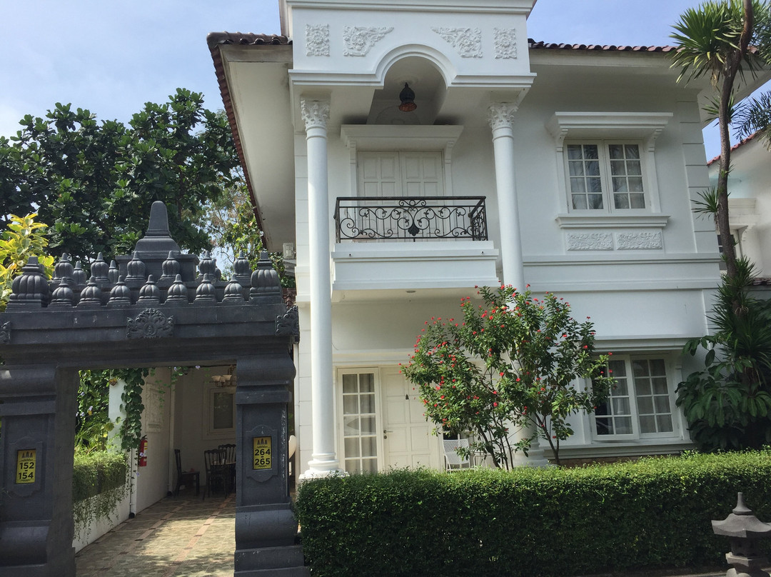 Ramada Suites by Wyndham Solo主图