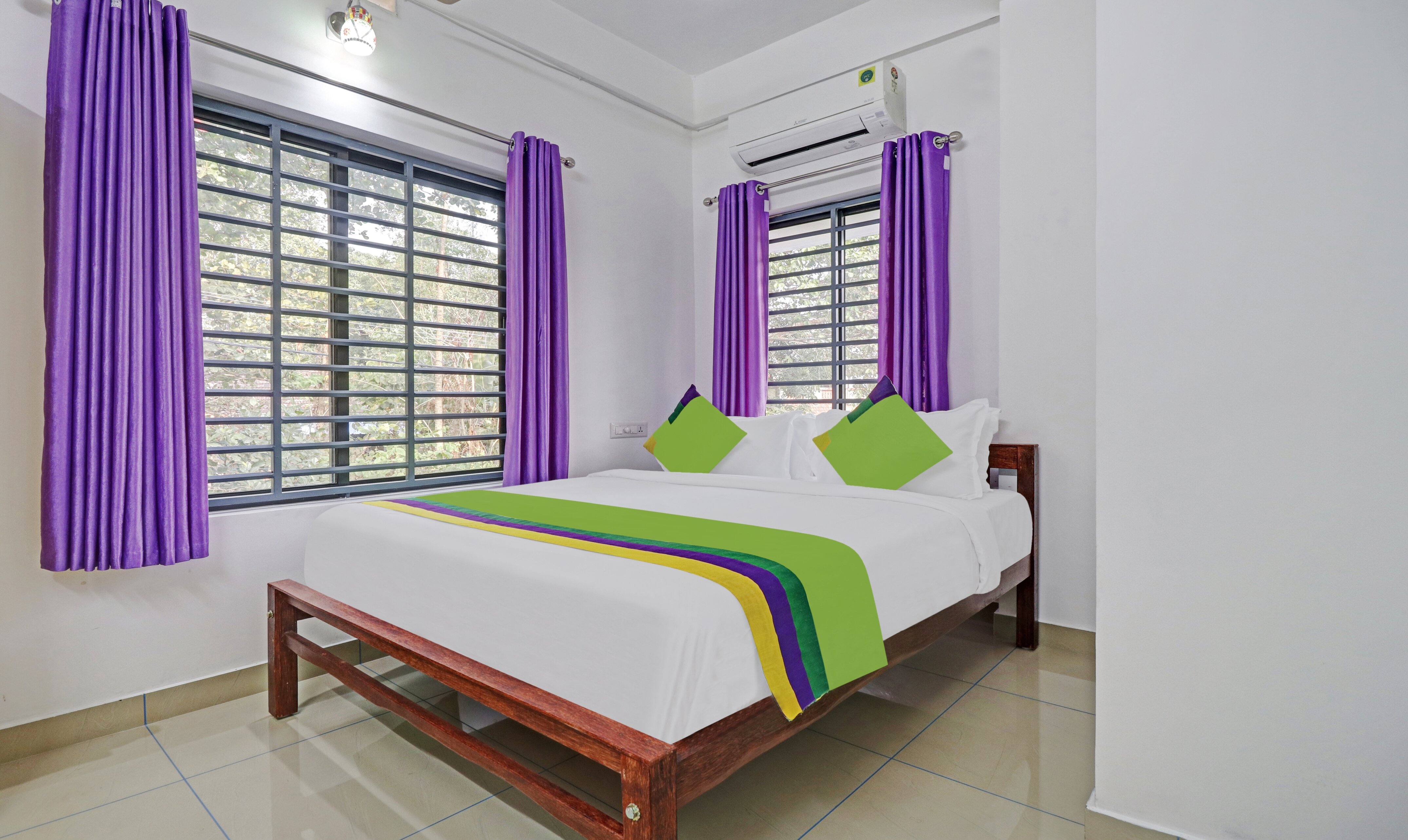 Nirupama Hotel Aluva-客卧