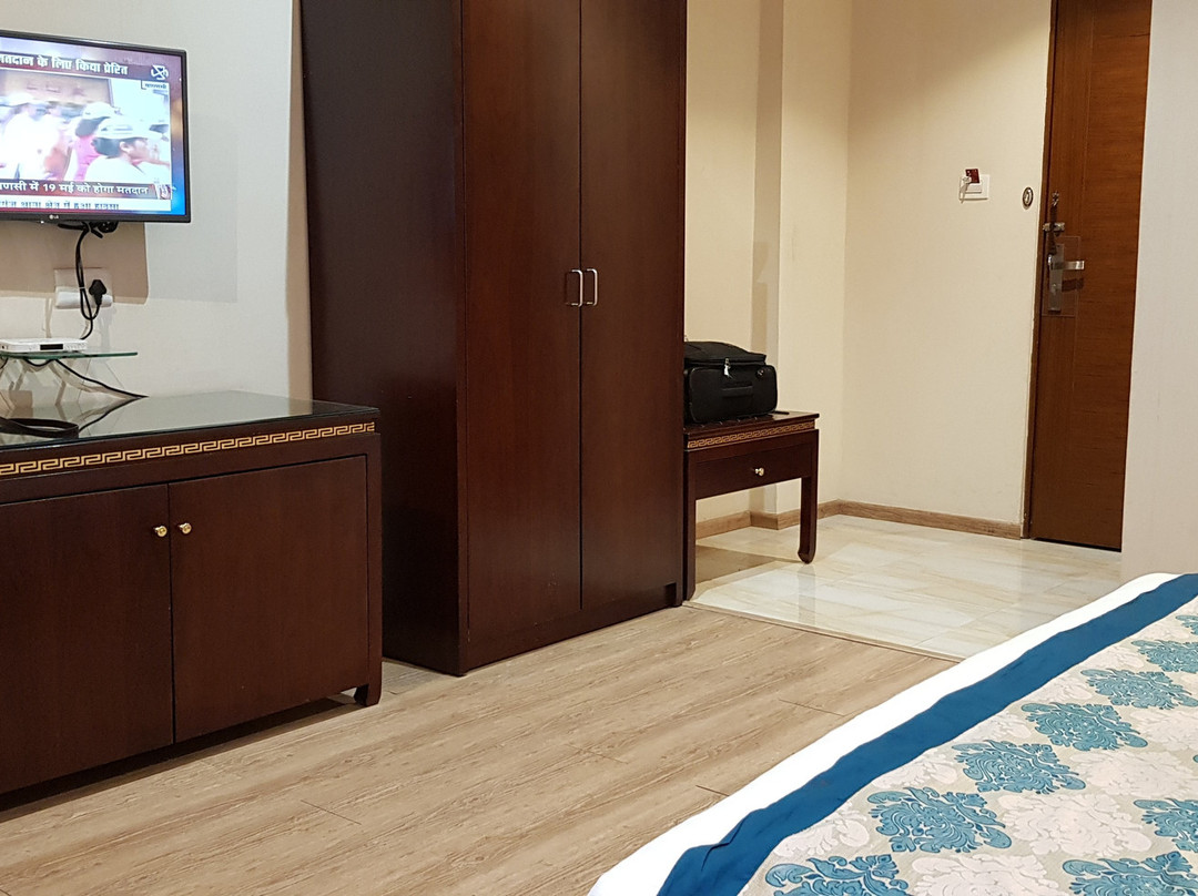 Royal Inn Hotel主图